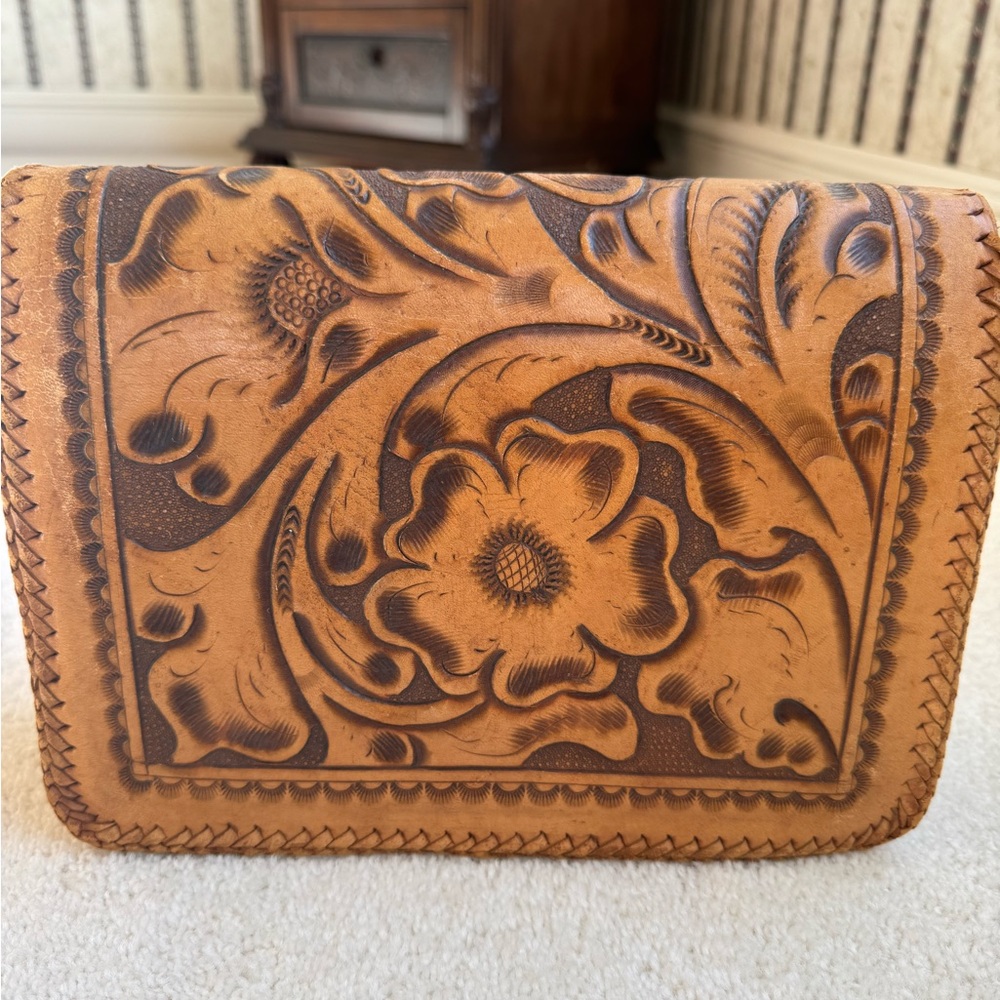 Vintage 1950s Flora Tooled Leather Bag - Picture 2 of 6